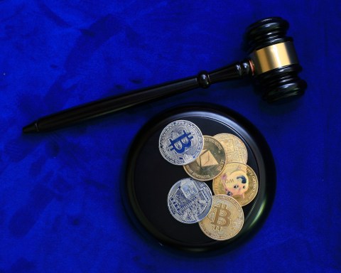 Image by Sergei Tokmakov Terms.Law from Pixabay